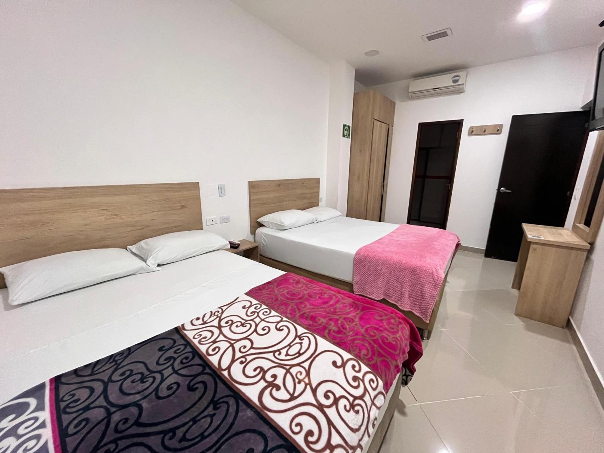 Laureles Park 酒店 3*